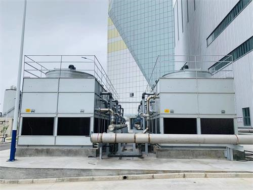 清洗閉式冷卻塔需要注意哪些事項(xiàng)？？(閉式冷卻塔清洗方