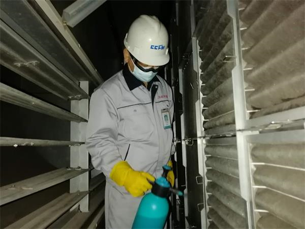 選擇方形冷卻塔填料時(shí)應(yīng)考慮哪幾方面?(節(jié)能型無(wú)填料方形冷卻塔供應(yīng)商)