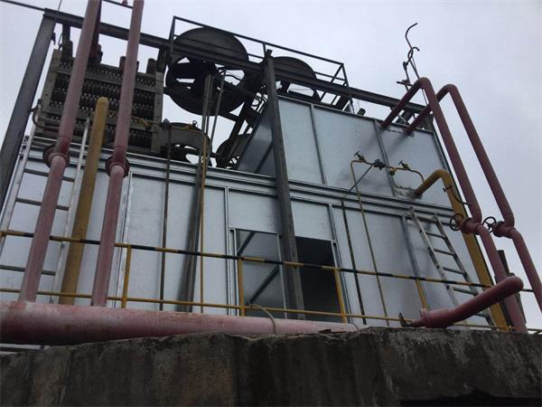 開式冷卻塔運(yùn)行中出現(xiàn)白霧的原因(開式冷卻塔一般能降溫多少度)